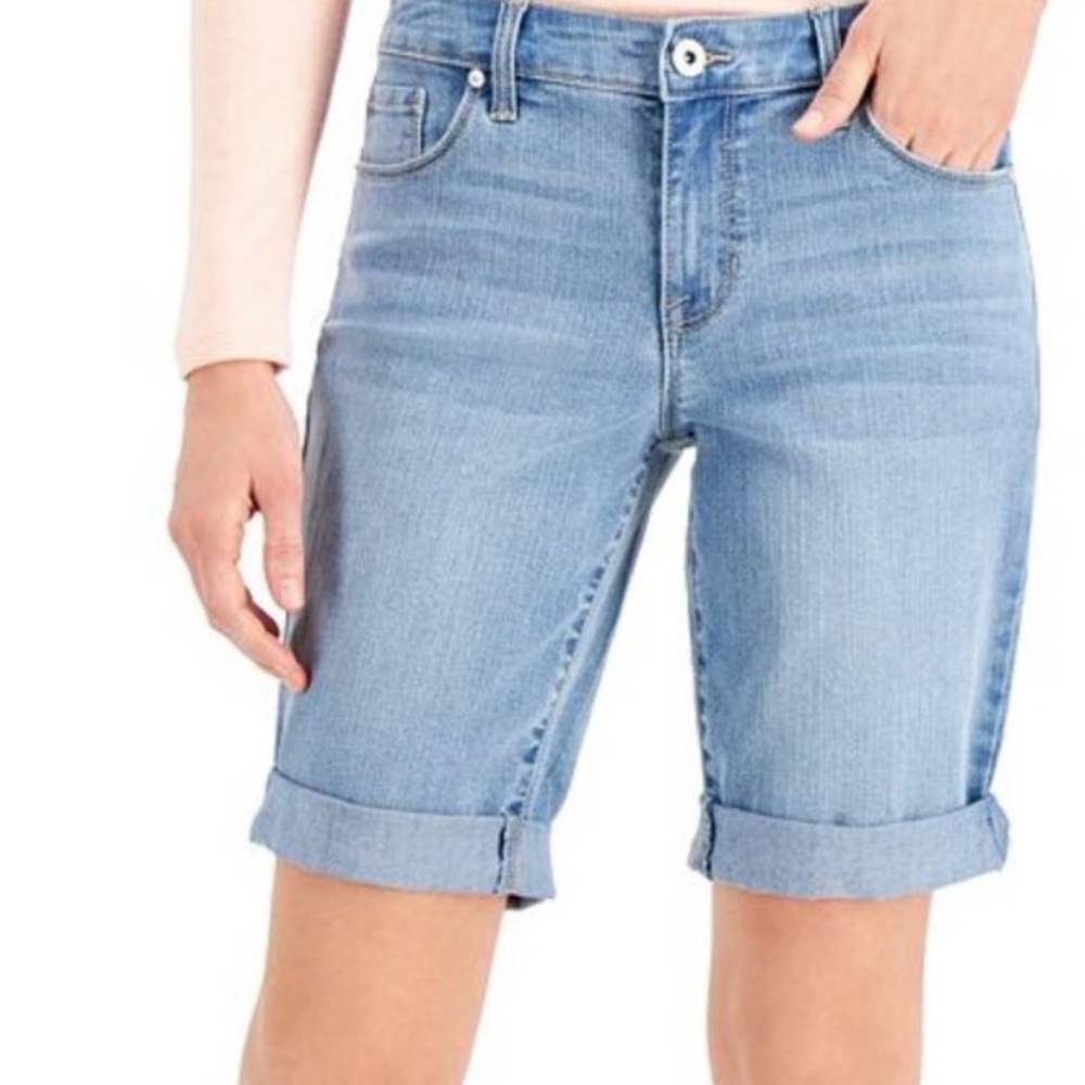 🆕 STYLE &CO Denim Blue Women's Bermuda Shorts (18W)